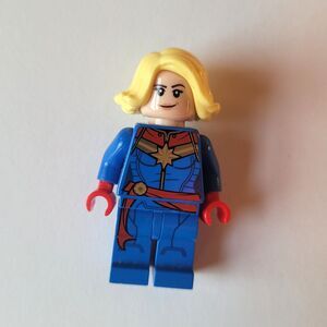 LEGO Captain Marvel Minifigure Carol Danvers sh639